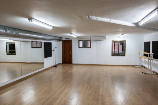 MÁLAGA - SALA BAILE GRUPOS/TALLERES